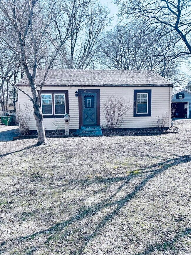 Primary Photo - 6401 47th Ave N