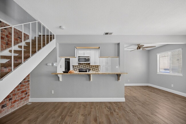 Building Photo - Charming 2-Bed Condo Retreat in Citrus Heights