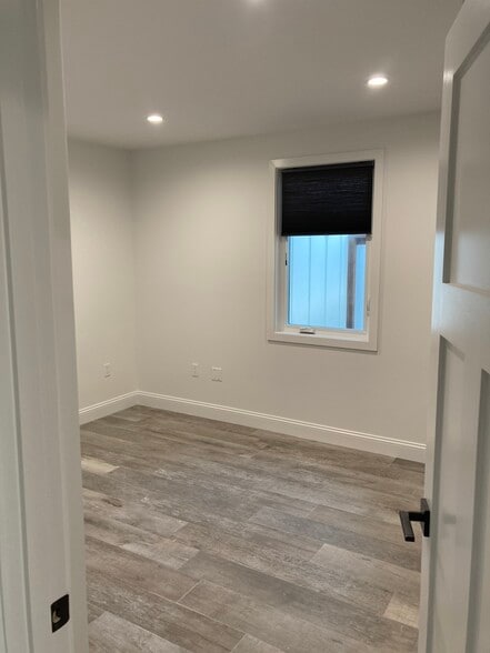 Building Photo - 5750 W 85th Pl