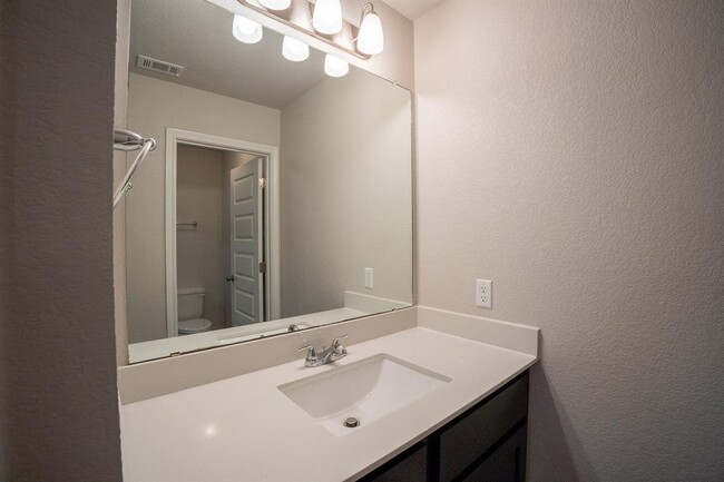 Building Photo - 252 Syrah Ct