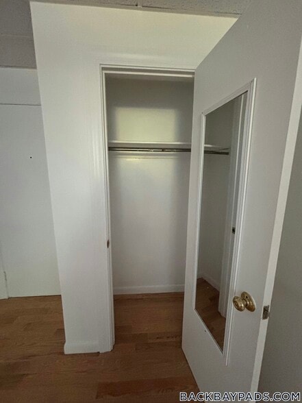 Building Photo - 405 Beacon St