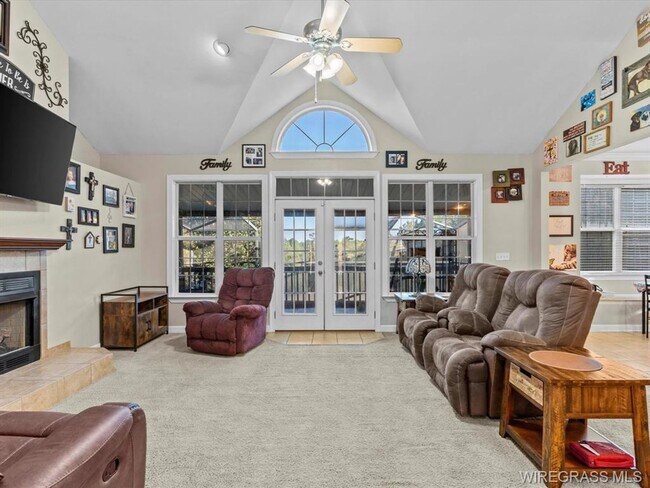 Building Photo - Available December!