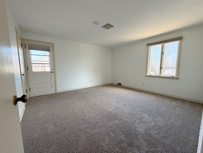 Building Photo - 318 McKinley Ave