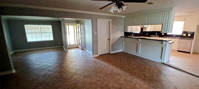 Building Photo - 405 Vashti Dr