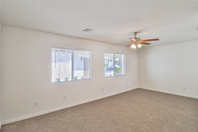 Building Photo - 4413 Live Oak Dr