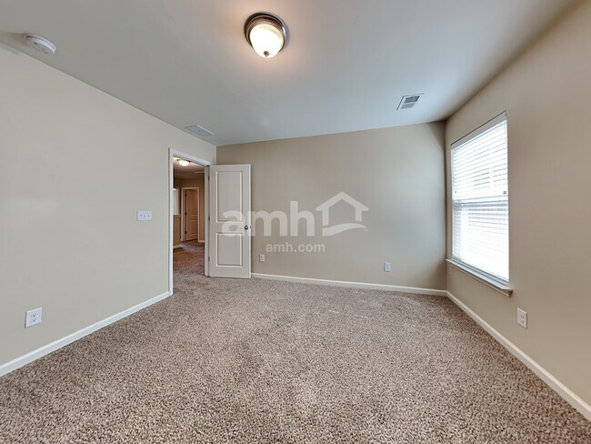 Building Photo - 149 Carolina Wren Ave