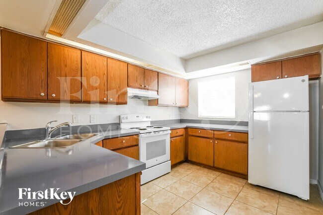 Building Photo - 1051 Shepherd Ave