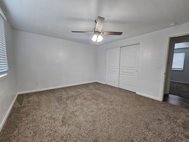 Building Photo - Stylist Updated 3 Bedroom in Dayton