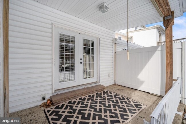 Building Photo - 125 Ford St