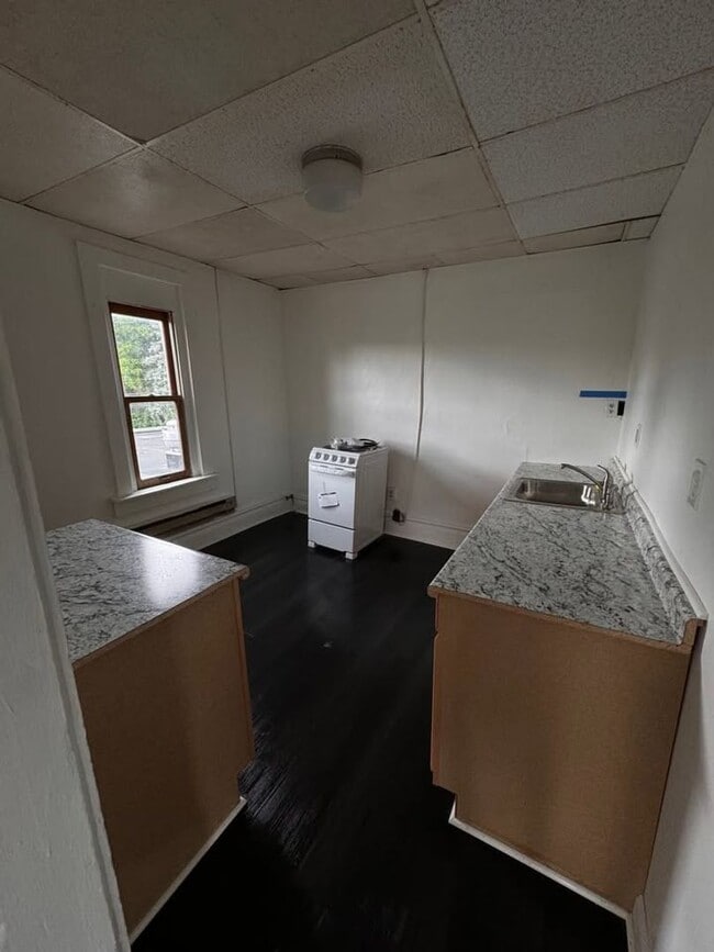 Building Photo - Bessemer Ave Apartments For Rent