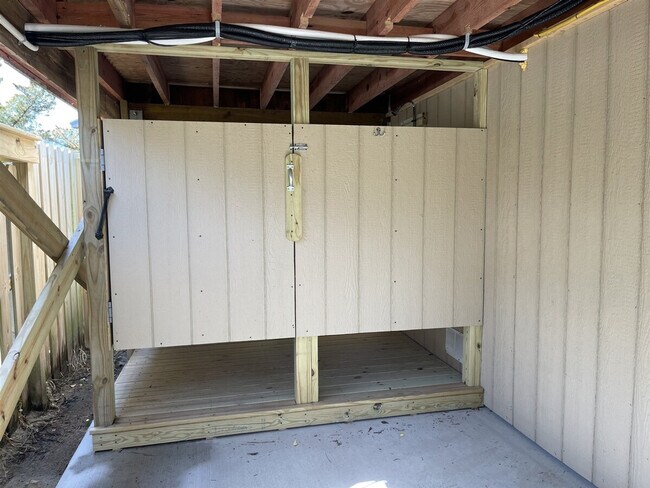 Building Photo - 39190 W Sunfish Ct