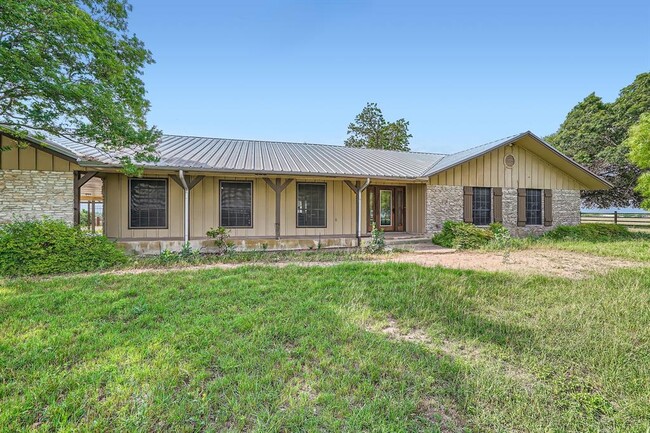 Building Photo - 1850 Co Rd 105