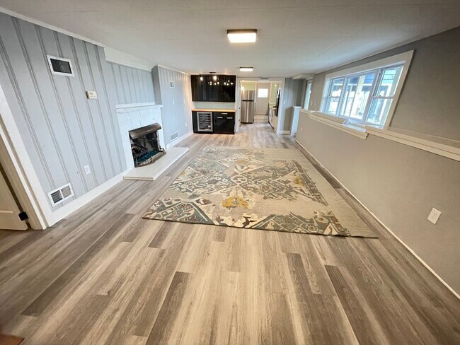 Building Photo - 85 Regatta Rd