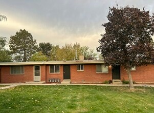 Building Photo - 2122 Orchard Dr