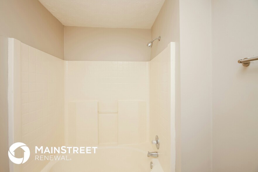 Building Photo - 221 Beechwood Ln