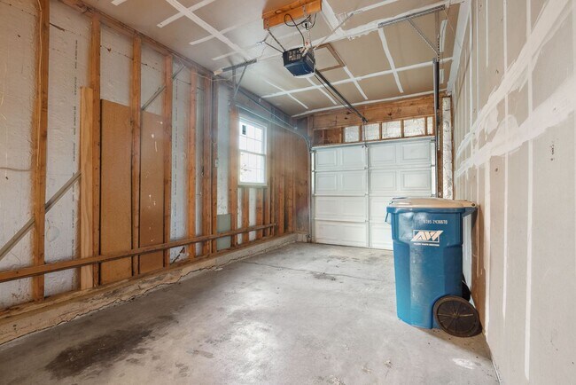 Building Photo - COMING SOON - Spacious 2-Bed, 3.5-Bath Townhouse with Stunning Lake Views