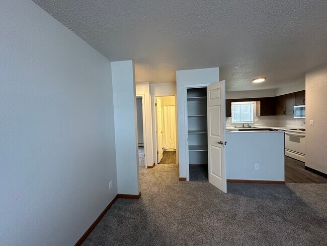 Building Photo - 4451 Vasey Ave
