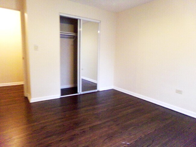 Building Photo - 810 Seward St