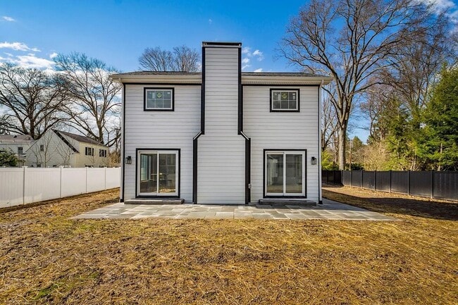 Building Photo - 5 Bed 5 Bath Single Family Home in Edgeworth