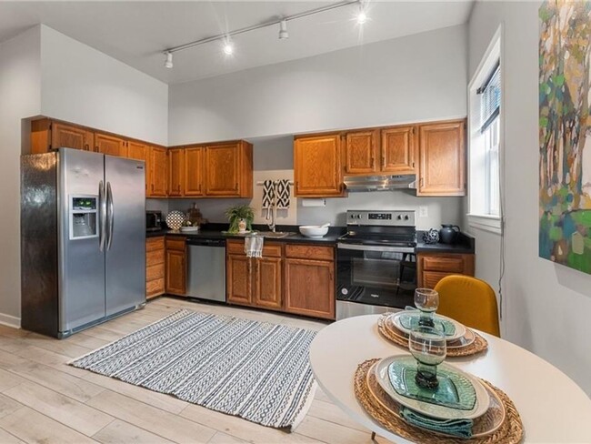 Building Photo - 3 Bedroom Townhome in Richmond