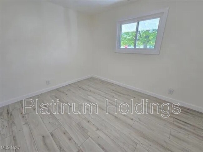 Building Photo - 10306 Winthrop Rd