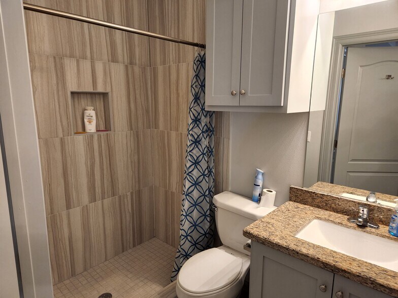 shower - 709 E 3rd St