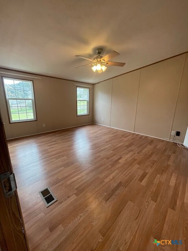 Building Photo - 1201 Island View Dr