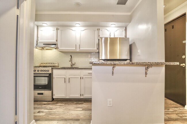 Building Photo - 1715 John F. Kennedy Blvd