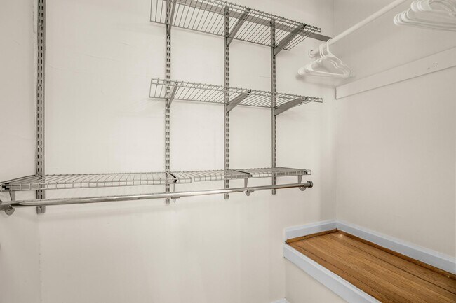 Building Photo - 5810 Fifer Dr