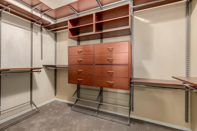 Building Photo - 7740 E Phantom Way