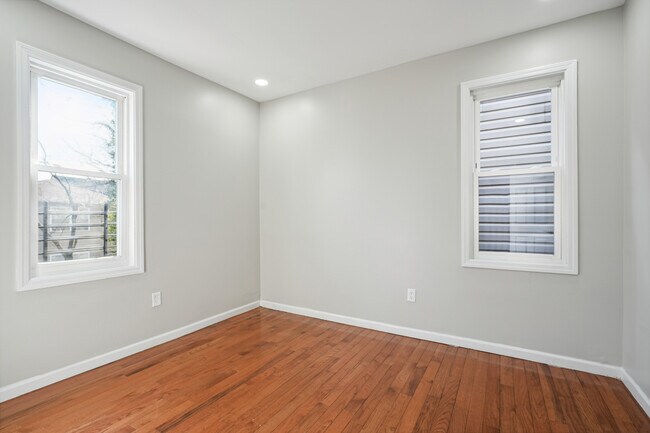 Building Photo - 96 S 12th St