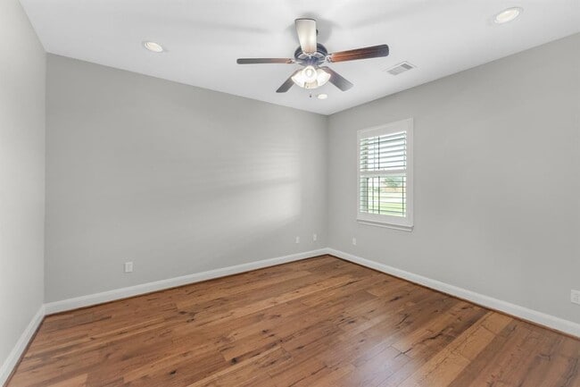 Building Photo - 4857 Dutton Lake Dr