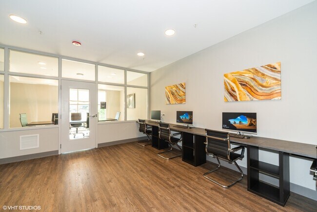 Building Photo - 18w070 Royce Blvd