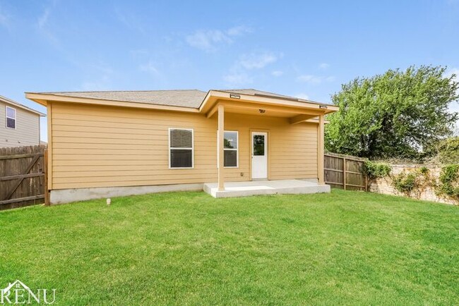 Building Photo - 3207 Pedernales Dr