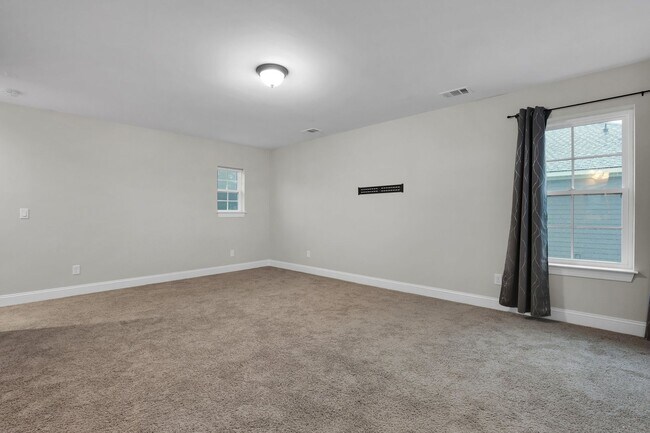 Building Photo - Spacious 4BR/3BA Pooler Home – Lagoon Views, Prime Location