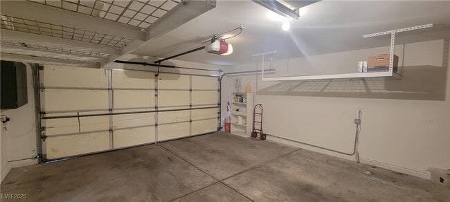 Building Photo - 2701 Beachside Ct