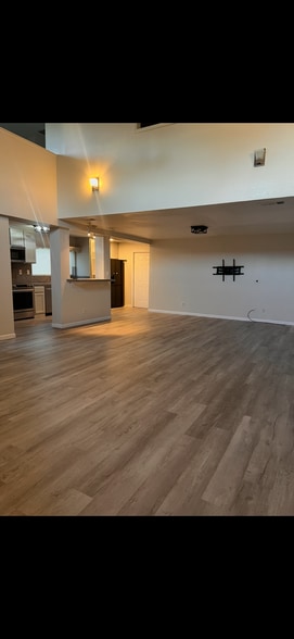 Building Photo - 1403 E Monte Vista Ave