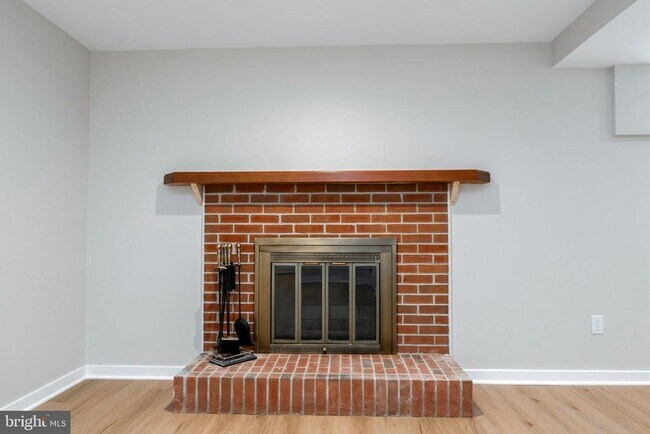 Building Photo - 561 Tiffany Ct