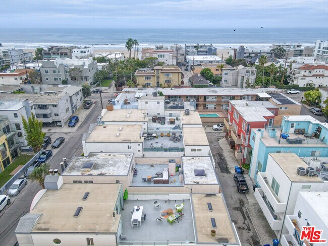Building Photo - 115 Galleon St