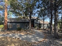 Building Photo - West Side location with amazing mountain views