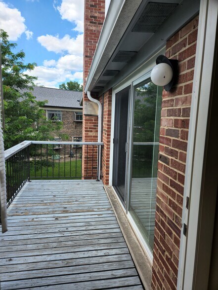 Building Photo - 188 Grove Ave