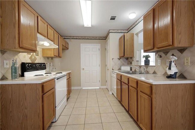 Building Photo - 370 Lenwood Dr