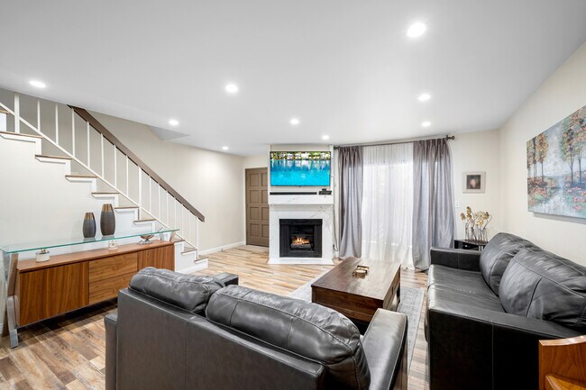 Building Photo - 3924 Park Pl