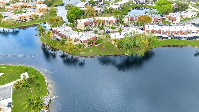 Building Photo - 8980 Palm Tree Ln