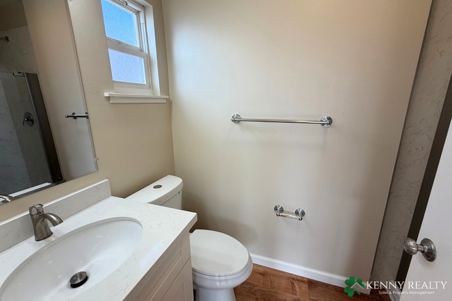 Building Photo - Beautifully Remodeled 3 Bedroom, 2 Bathroo...