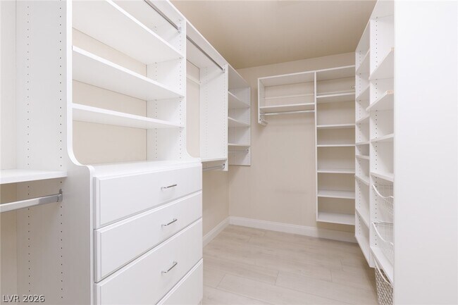 Building Photo - 10873 Carberry Hill St