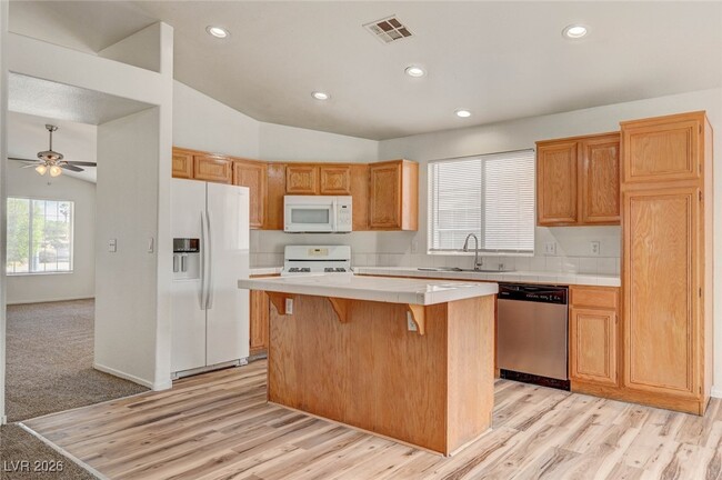 Building Photo - 9573 Paradise Rd