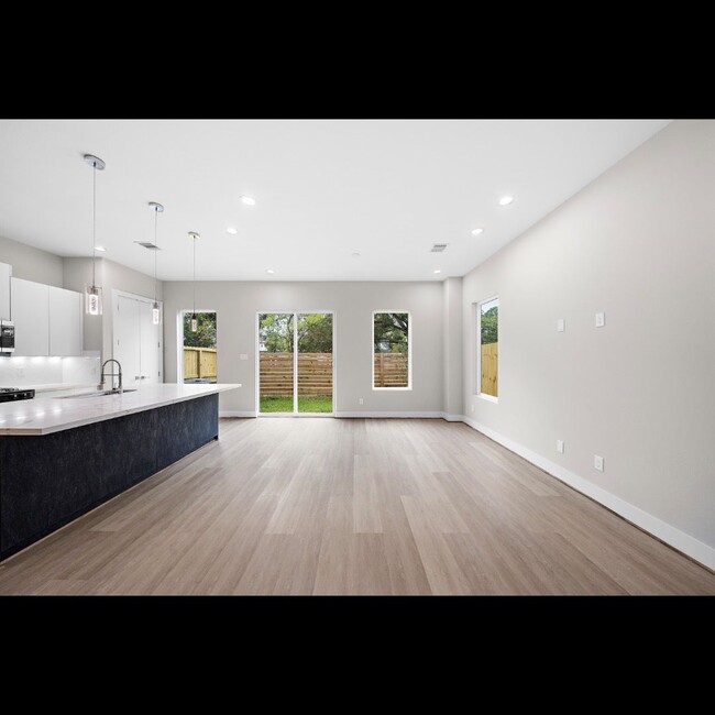 Building Photo - 3 Bed 2.5 Bath New Construction Available ...