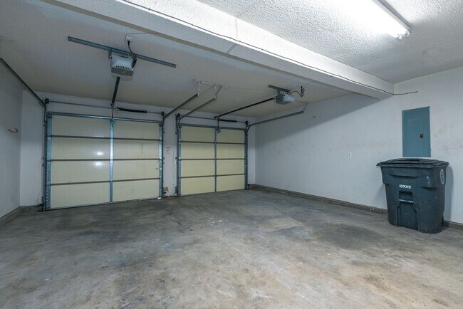 Building Photo - Newly Renovated 4 Bed / 3.5 Bath in Tulsa ...