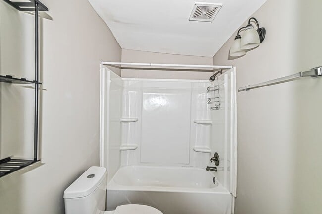 Building Photo - 5224 Ridgeway St